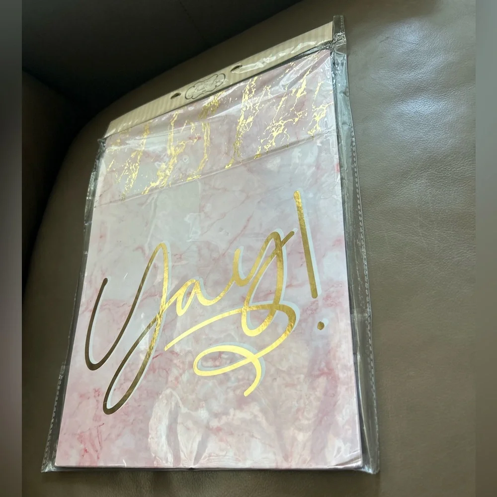 Icing Pink and Gold Gift 🎁 Box